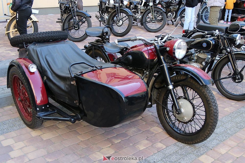 100-lecie Zespołu Szkół Zawodowych nr 1 i spotkanie z zabytkową motoryzacją [08.10.2021] - zdjęcie #32 - eOstroleka.pl