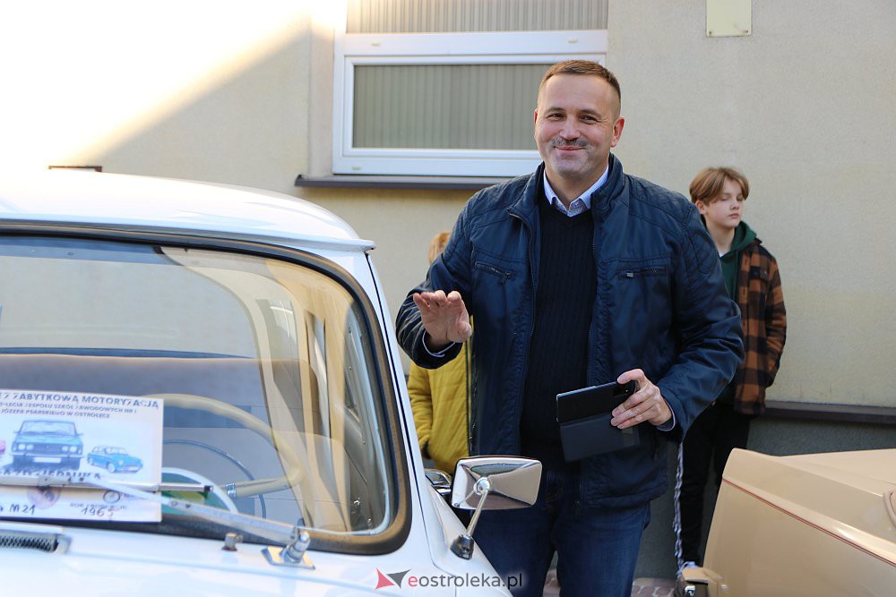100-lecie Zespołu Szkół Zawodowych nr 1 i spotkanie z zabytkową motoryzacją [08.10.2021] - zdjęcie #12 - eOstroleka.pl