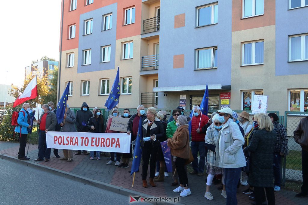 Protest przeciwko wyrokowi Trybunału Konstytucyjnego [10.10.2021] - zdjęcie #4 - eOstroleka.pl