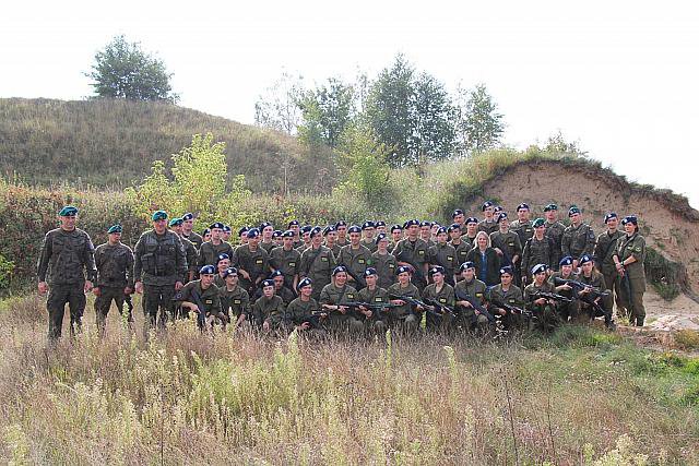 Klasy mundurowe z „dwójki” na obozie szkoleniowym w koszarach 2.ORP [11.10.2021] - zdjęcie #12 - eOstroleka.pl