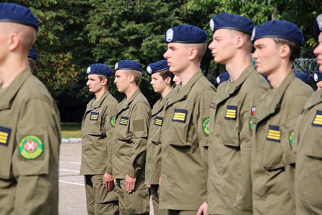 Klasy mundurowe z „dwójki” na obozie szkoleniowym w koszarach 2.ORP [11.10.2021] - zdjęcie #13 - eOstroleka.pl