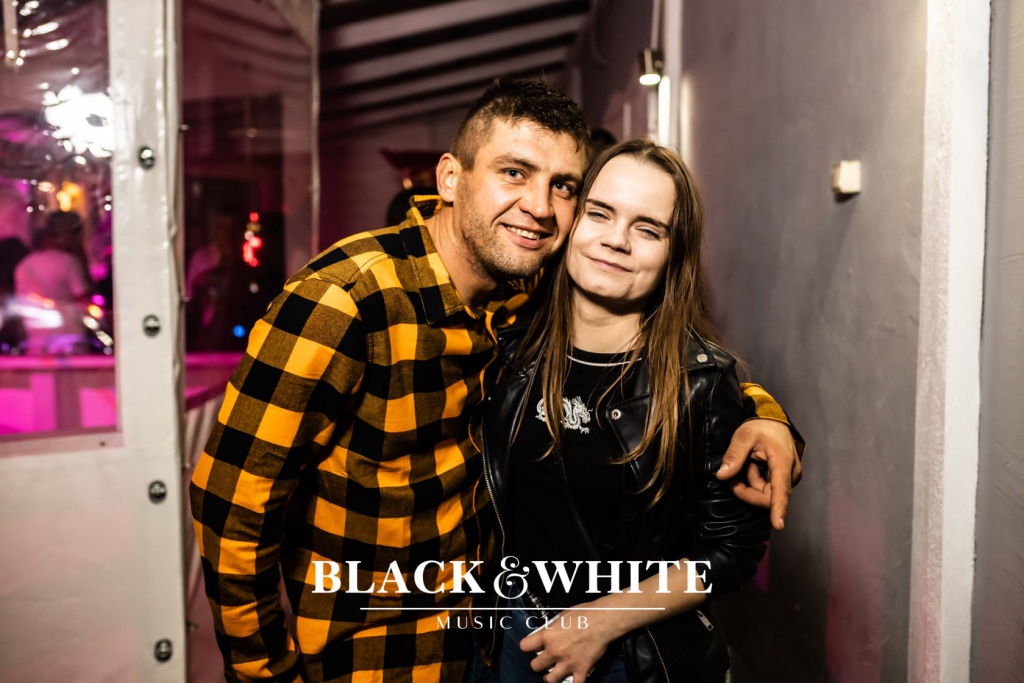 Kartky w Clubie Black&White [08.10.2021] - zdjęcie #1 - eOstroleka.pl