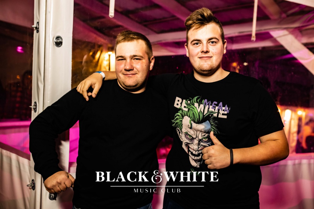 Kartky w Clubie Black&White [08.10.2021] - zdjęcie #7 - eOstroleka.pl