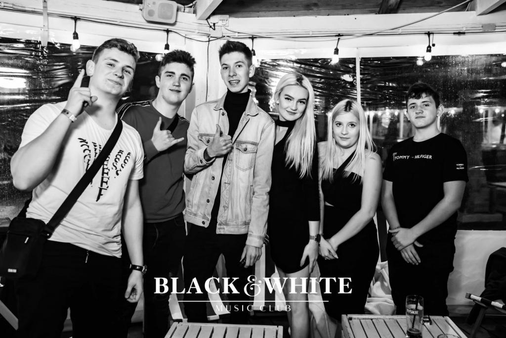Kartky w Clubie Black&White [08.10.2021] - zdjęcie #16 - eOstroleka.pl