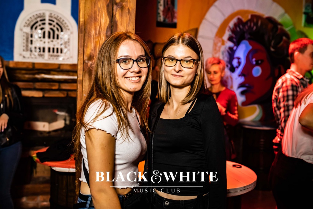 Kartky w Clubie Black&White [08.10.2021] - zdjęcie #21 - eOstroleka.pl