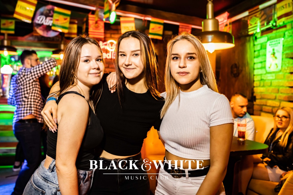 Kartky w Clubie Black&White [08.10.2021] - zdjęcie #43 - eOstroleka.pl