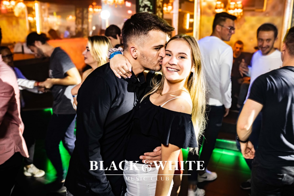 Kartky w Clubie Black&White [08.10.2021] - zdjęcie #68 - eOstroleka.pl