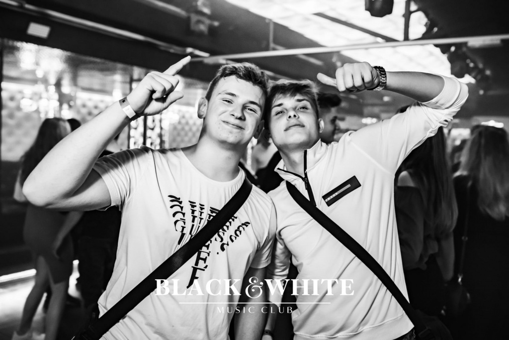 Kartky w Clubie Black&White [08.10.2021] - zdjęcie #21 - eOstroleka.pl