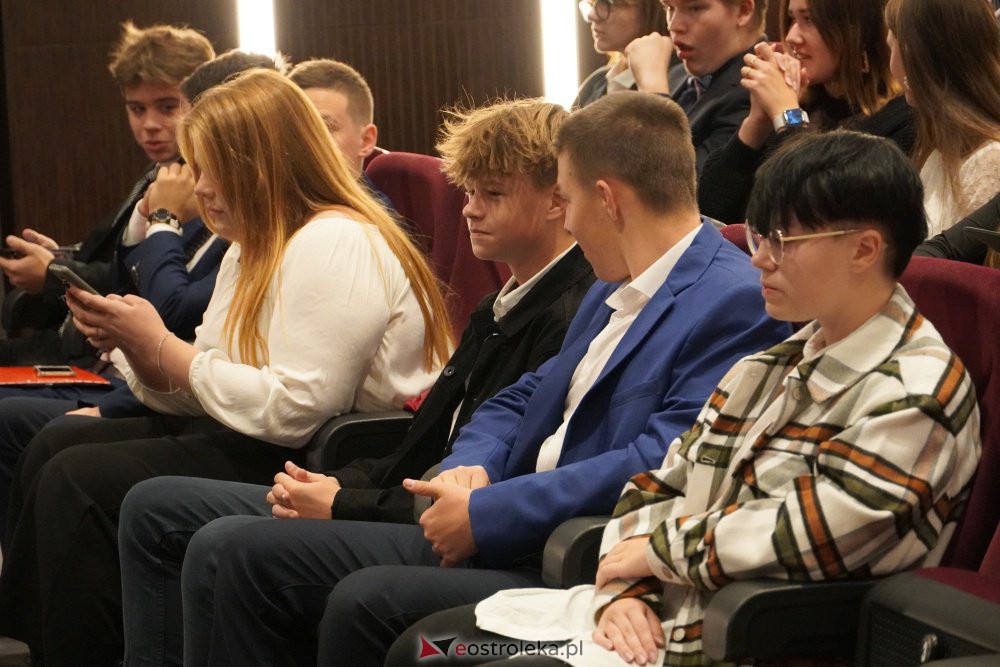 I sesja Młodzieżowej Rady Miasta II Kadencji - zdjęcie #2 - eOstroleka.pl