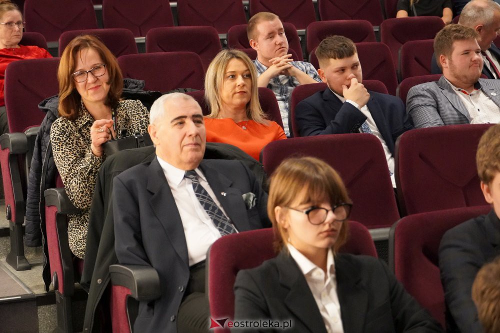 I sesja Młodzieżowej Rady Miasta II Kadencji - zdjęcie #59 - eOstroleka.pl
