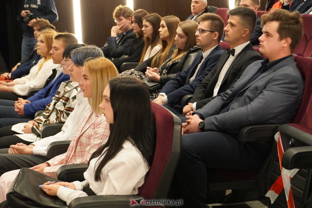 I sesja Młodzieżowej Rady Miasta II Kadencji - zdjęcie #53 - eOstroleka.pl