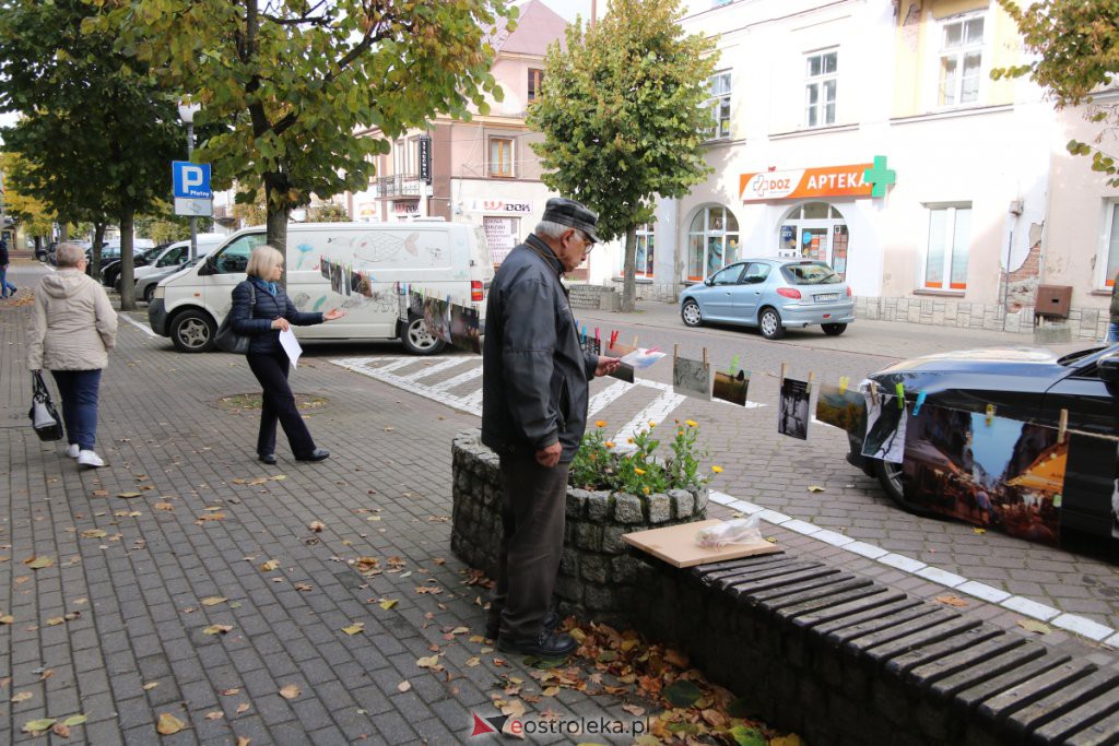 XIII OFF: Akcja „Zdjęcia do wzięcia” na Starym Mieście [16.10.2021] - zdjęcie #8 - eOstroleka.pl