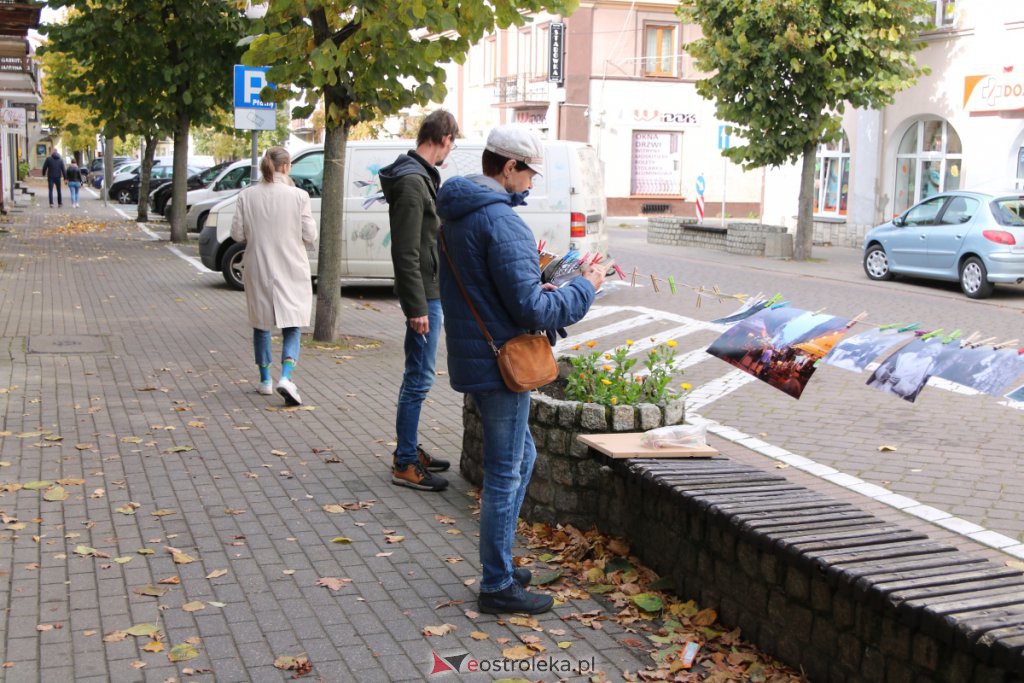XIII OFF: Akcja „Zdjęcia do wzięcia” na Starym Mieście [16.10.2021] - zdjęcie #19 - eOstroleka.pl