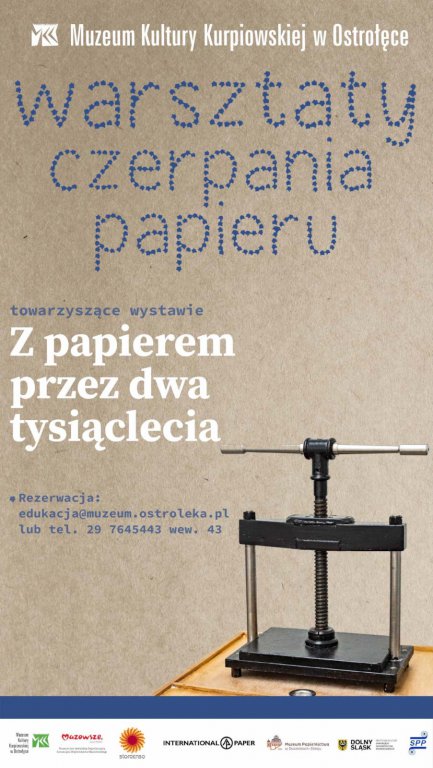 Warsztaty czerpana papieru w ostrołęckim muzeum [18.10.2021] - zdjęcie #6 - eOstroleka.pl