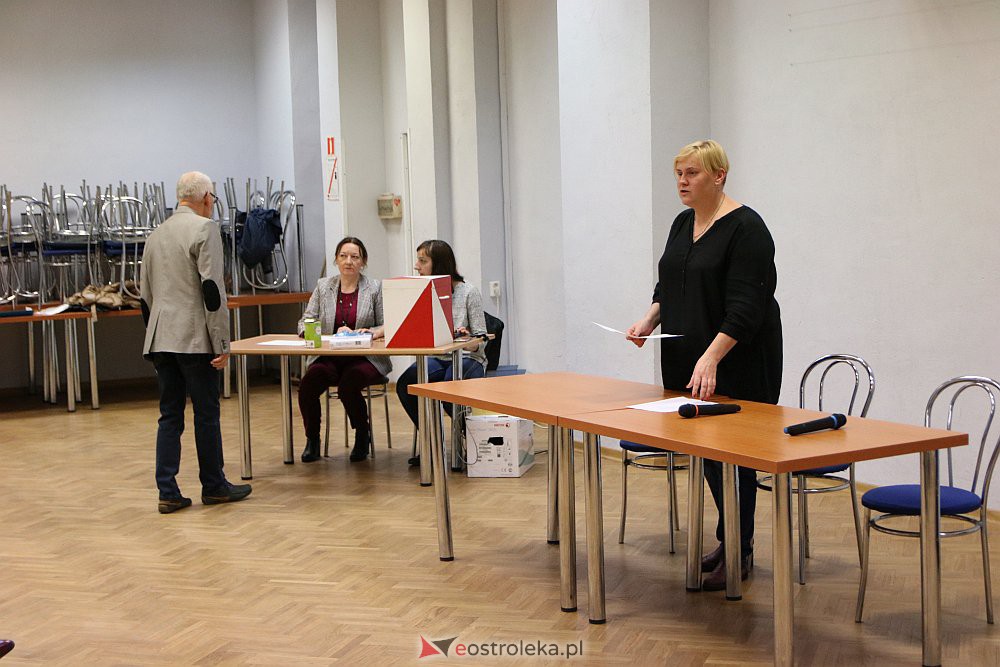 Wybory uzupełniające do Rady Osiedla Dzieci Polskich [20.10.2021] - zdjęcie #15 - eOstroleka.pl