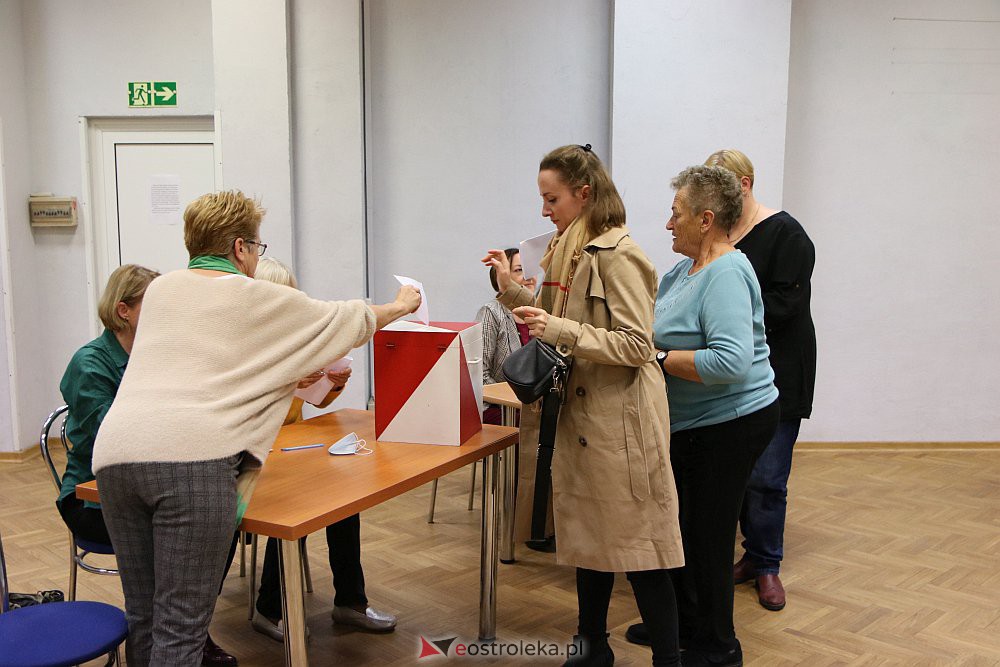 Wybory uzupełniające do Rady Osiedla Dzieci Polskich [20.10.2021] - zdjęcie #24 - eOstroleka.pl