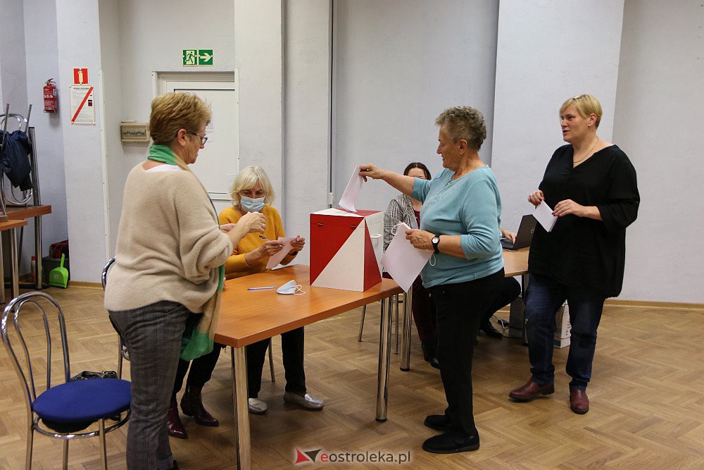 Wybory uzupełniające do Rady Osiedla Dzieci Polskich [20.10.2021] - zdjęcie #25 - eOstroleka.pl