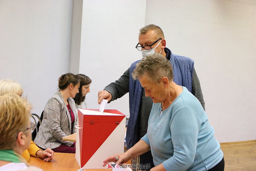 Wybory uzupełniające do Rady Osiedla Dzieci Polskich [20.10.2021] - zdjęcie #27 - eOstroleka.pl