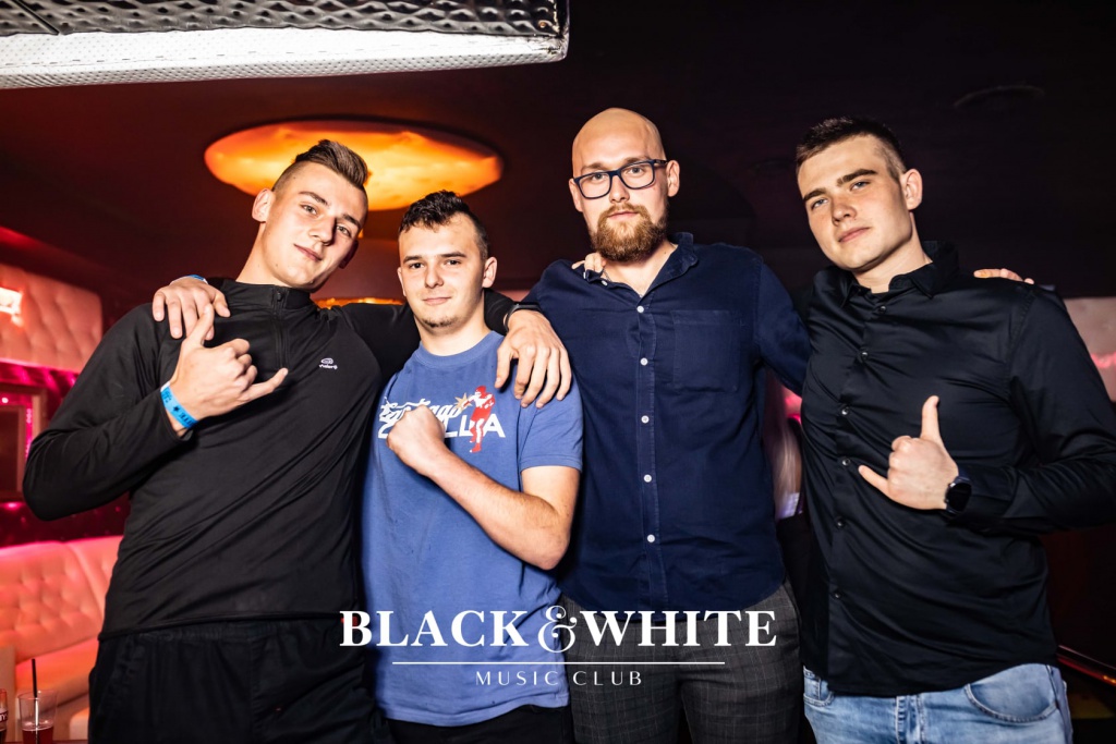 Licealne otrzęsiny w Clubie Black&White [15.10.2021] - zdjęcie #3 - eOstroleka.pl