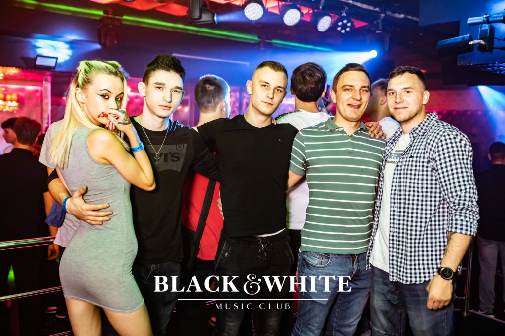Licealne otrzęsiny w Clubie Black&White [15.10.2021] - zdjęcie #15 - eOstroleka.pl