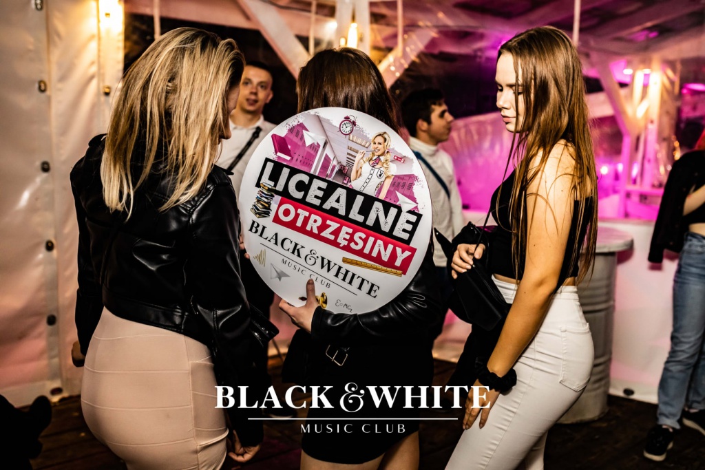 Licealne otrzęsiny w Clubie Black&White [15.10.2021] - zdjęcie #35 - eOstroleka.pl