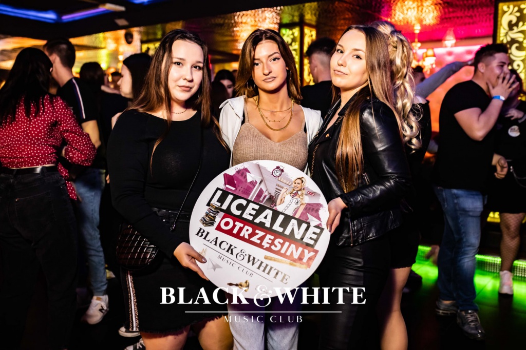 Licealne otrzęsiny w Clubie Black&White [15.10.2021] - zdjęcie #36 - eOstroleka.pl