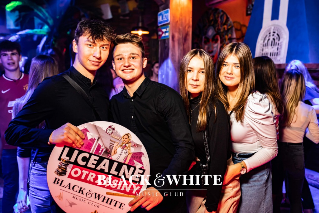 Licealne otrzęsiny w Clubie Black&White [15.10.2021] - zdjęcie #34 - eOstroleka.pl