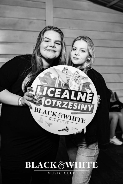 Licealne otrzęsiny w Clubie Black&White [15.10.2021] - zdjęcie #27 - eOstroleka.pl