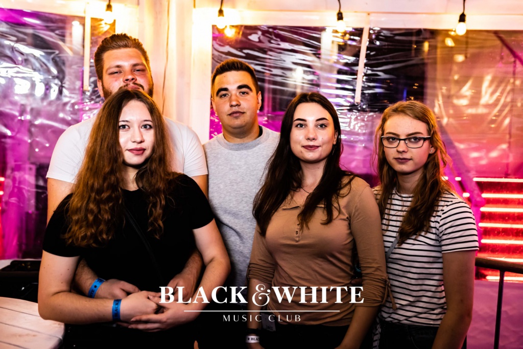 Licealne otrzęsiny w Clubie Black&White [15.10.2021] - zdjęcie #53 - eOstroleka.pl