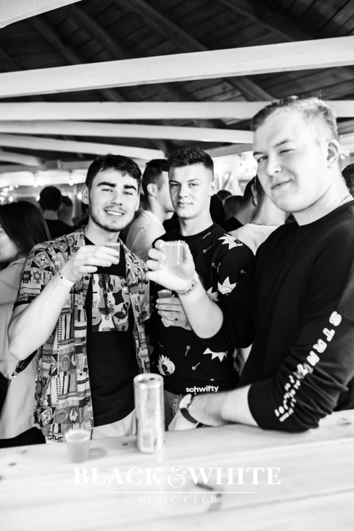 Licealne otrzęsiny w Clubie Black&White [15.10.2021] - zdjęcie #17 - eOstroleka.pl