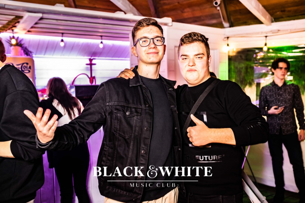 Licealne otrzęsiny w Clubie Black&White [15.10.2021] - zdjęcie #3 - eOstroleka.pl