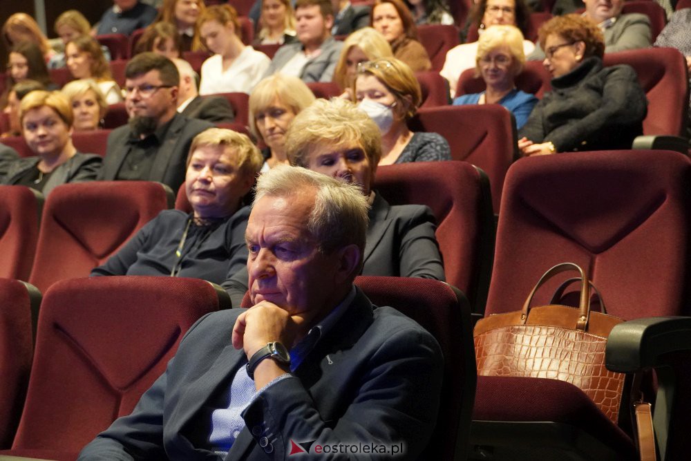Debata: Demokracja w szkołach ponadpodstawowych [21.10.2021] - zdjęcie #5 - eOstroleka.pl