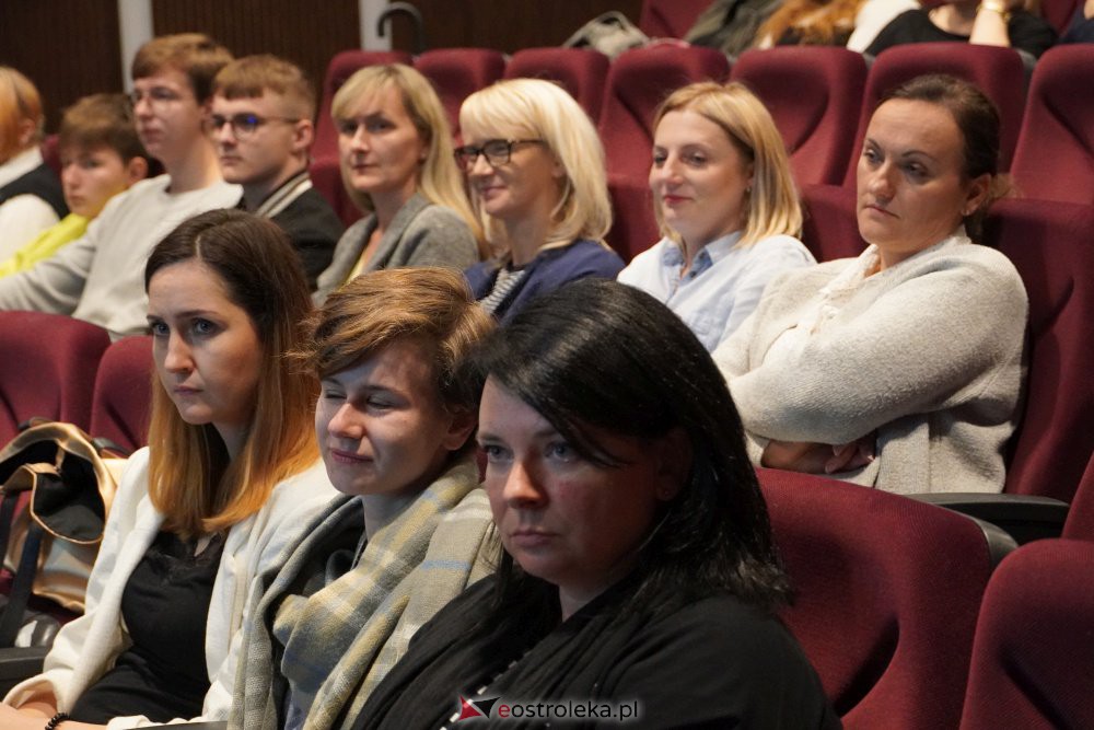 Debata: Demokracja w szkołach ponadpodstawowych [21.10.2021] - zdjęcie #23 - eOstroleka.pl