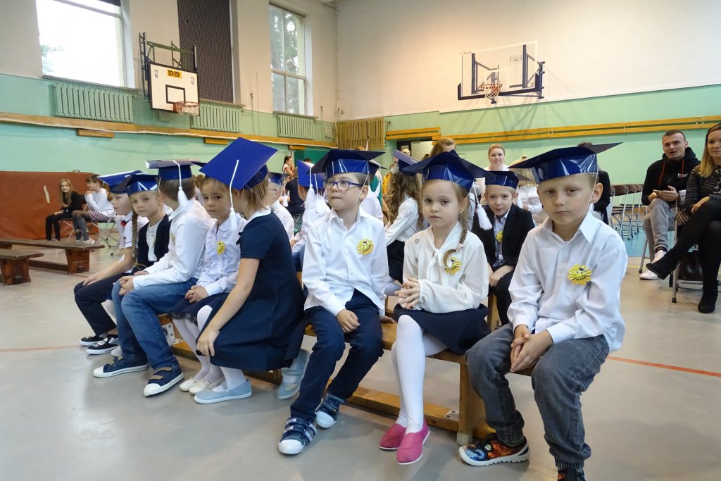 Pasowanie na ucznia w Szkole Podstawowej Nr 4 - zdjęcie #6 - eOstroleka.pl