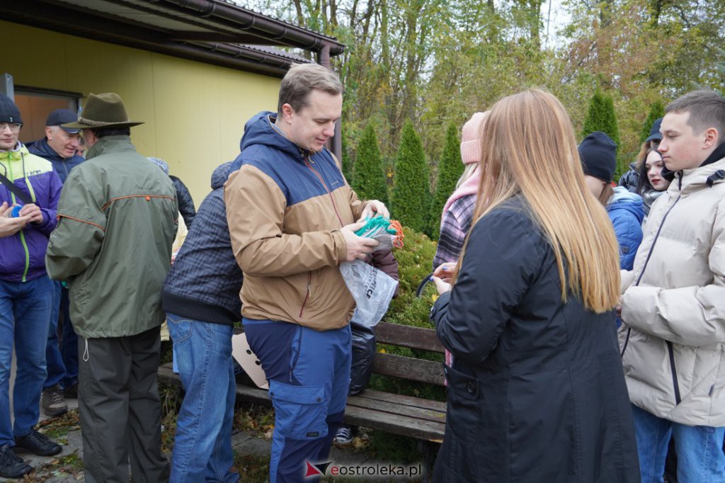 Wielkie sprzątania na Osiedlu Leśne 2021 [23.10.2021] - zdjęcie #11 - eOstroleka.pl