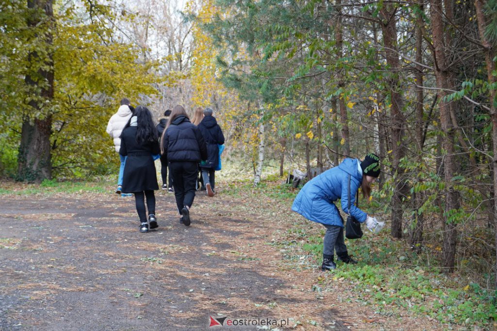 Wielkie sprzątania na Osiedlu Leśne 2021 [23.10.2021] - zdjęcie #26 - eOstroleka.pl