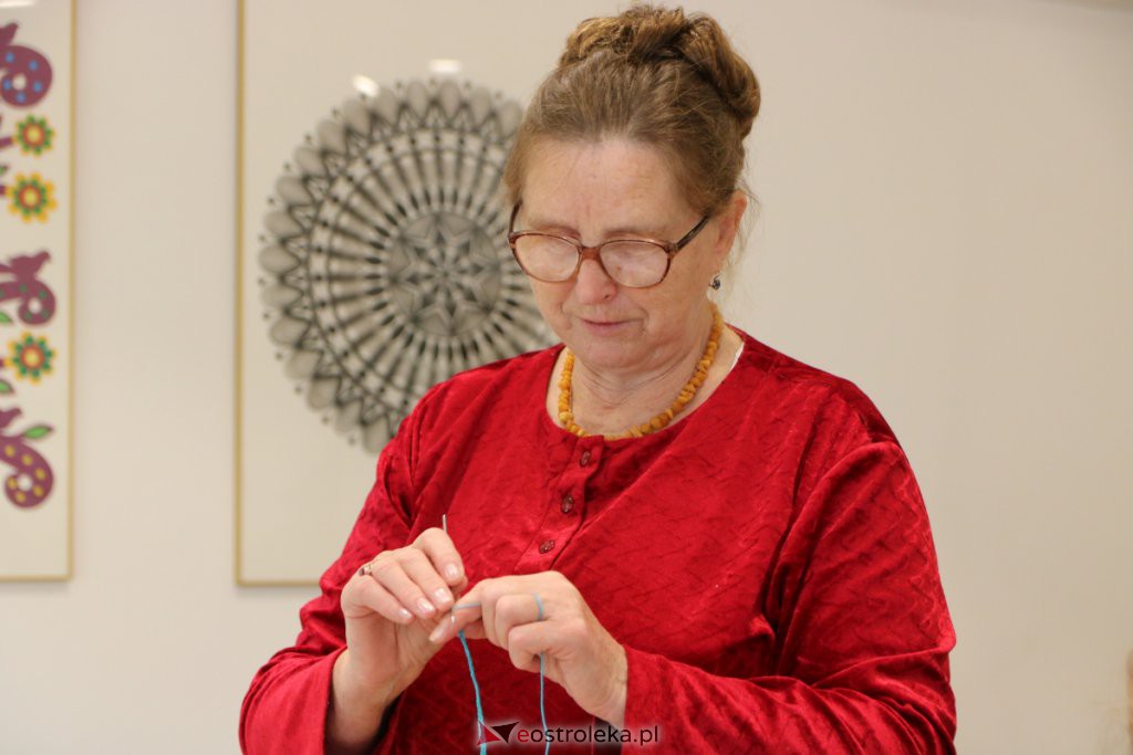 Niedziela z kurpiowską koronką w ostrołęckim muzeum [24.10.2021] - zdjęcie #15 - eOstroleka.pl