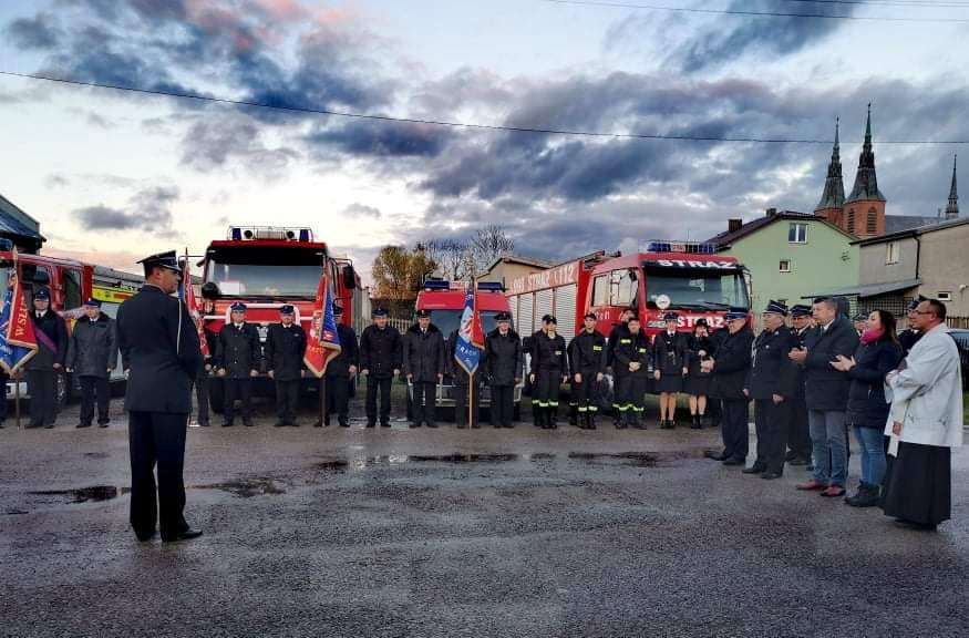 Tak strażacy ochotnicy z Rzekunia witali w swojej jednostce nowego forda rangera [25.10.2021] - zdjęcie #5 - eOstroleka.pl