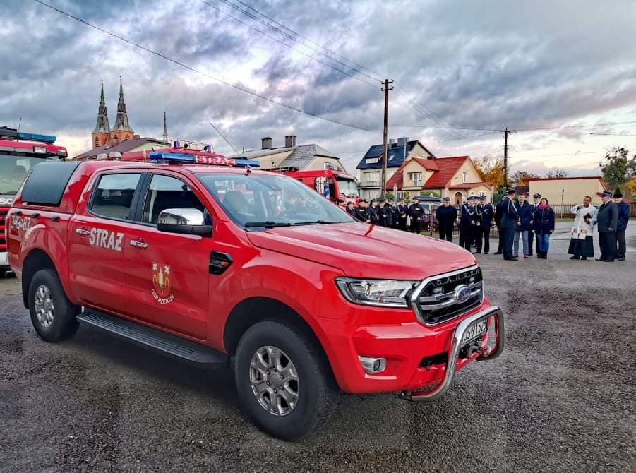 Tak strażacy ochotnicy z Rzekunia witali w swojej jednostce nowego forda rangera [25.10.2021] - zdjęcie #9 - eOstroleka.pl