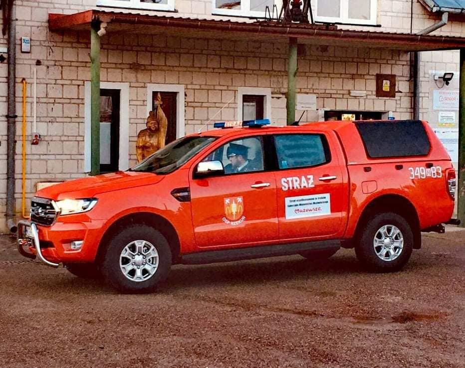 Tak strażacy ochotnicy z Rzekunia witali w swojej jednostce nowego forda rangera [25.10.2021] - zdjęcie #10 - eOstroleka.pl