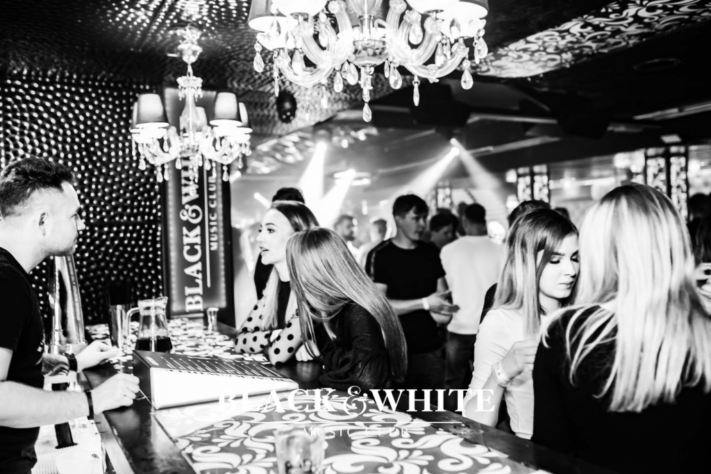 D-Bomb w Clubie Black&White [16.10.2021] - zdjęcie #30 - eOstroleka.pl