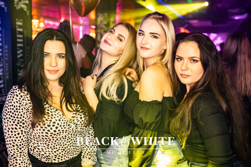 Łobuzy na trzecie urodziny Clubu Black&White [22.10.2021] - zdjęcie #87 - eOstroleka.pl