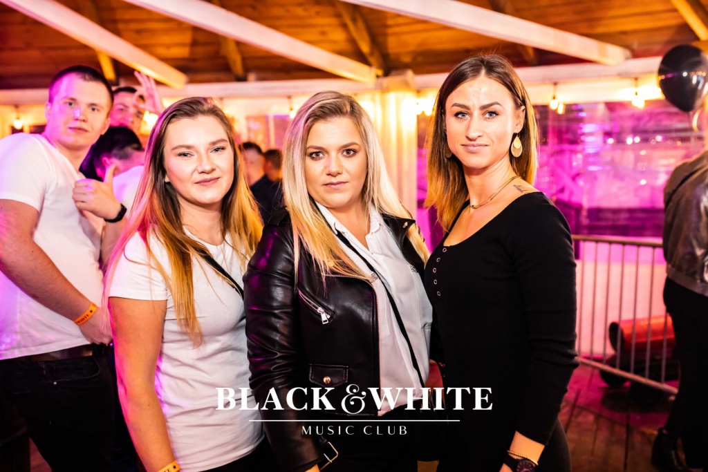 Łobuzy na trzecie urodziny Clubu Black&White [22.10.2021] - zdjęcie #84 - eOstroleka.pl