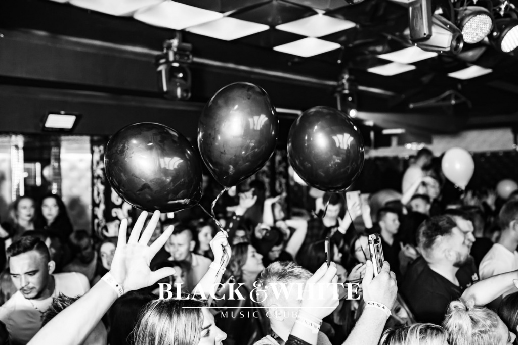 Łobuzy na trzecie urodziny Clubu Black&White [22.10.2021] - zdjęcie #14 - eOstroleka.pl