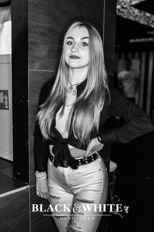 Łobuzy na trzecie urodziny Clubu Black&White [22.10.2021] - zdjęcie #73 - eOstroleka.pl