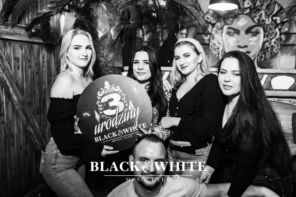 Łobuzy na trzecie urodziny Clubu Black&White [22.10.2021] - zdjęcie #64 - eOstroleka.pl