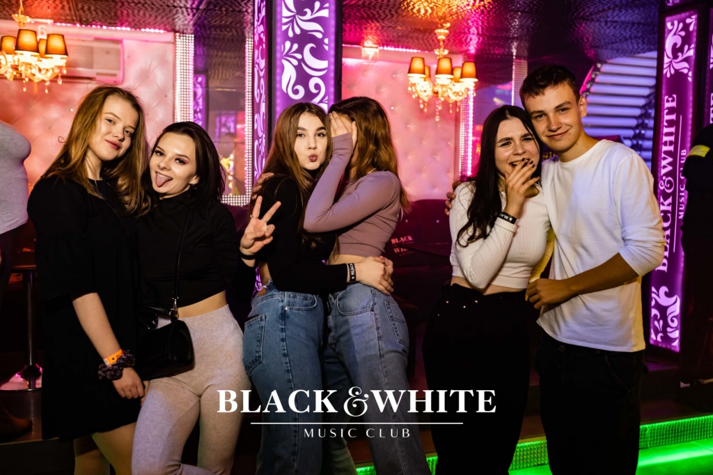 Łobuzy na trzecie urodziny Clubu Black&White [22.10.2021] - zdjęcie #55 - eOstroleka.pl