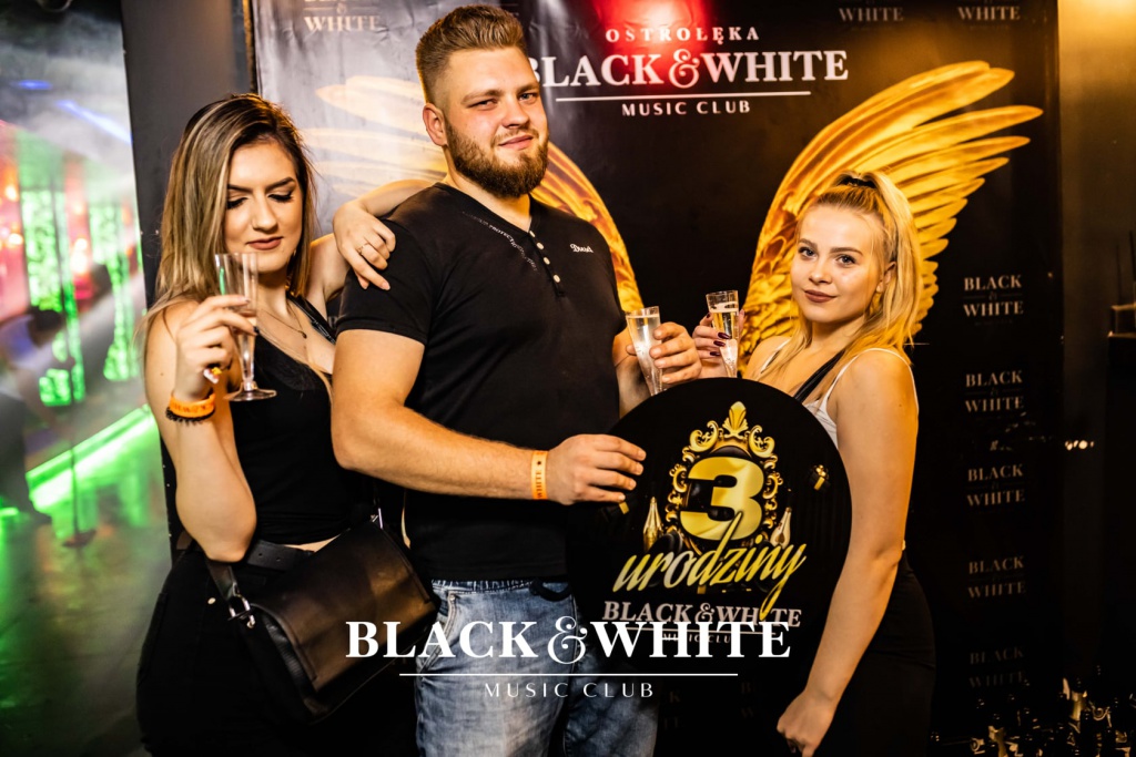Łobuzy na trzecie urodziny Clubu Black&White [22.10.2021] - zdjęcie #41 - eOstroleka.pl