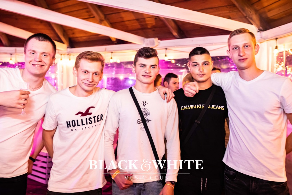 Łobuzy na trzecie urodziny Clubu Black&White [22.10.2021] - zdjęcie #46 - eOstroleka.pl