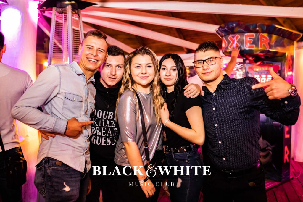 Łobuzy na trzecie urodziny Clubu Black&White [22.10.2021] - zdjęcie #44 - eOstroleka.pl